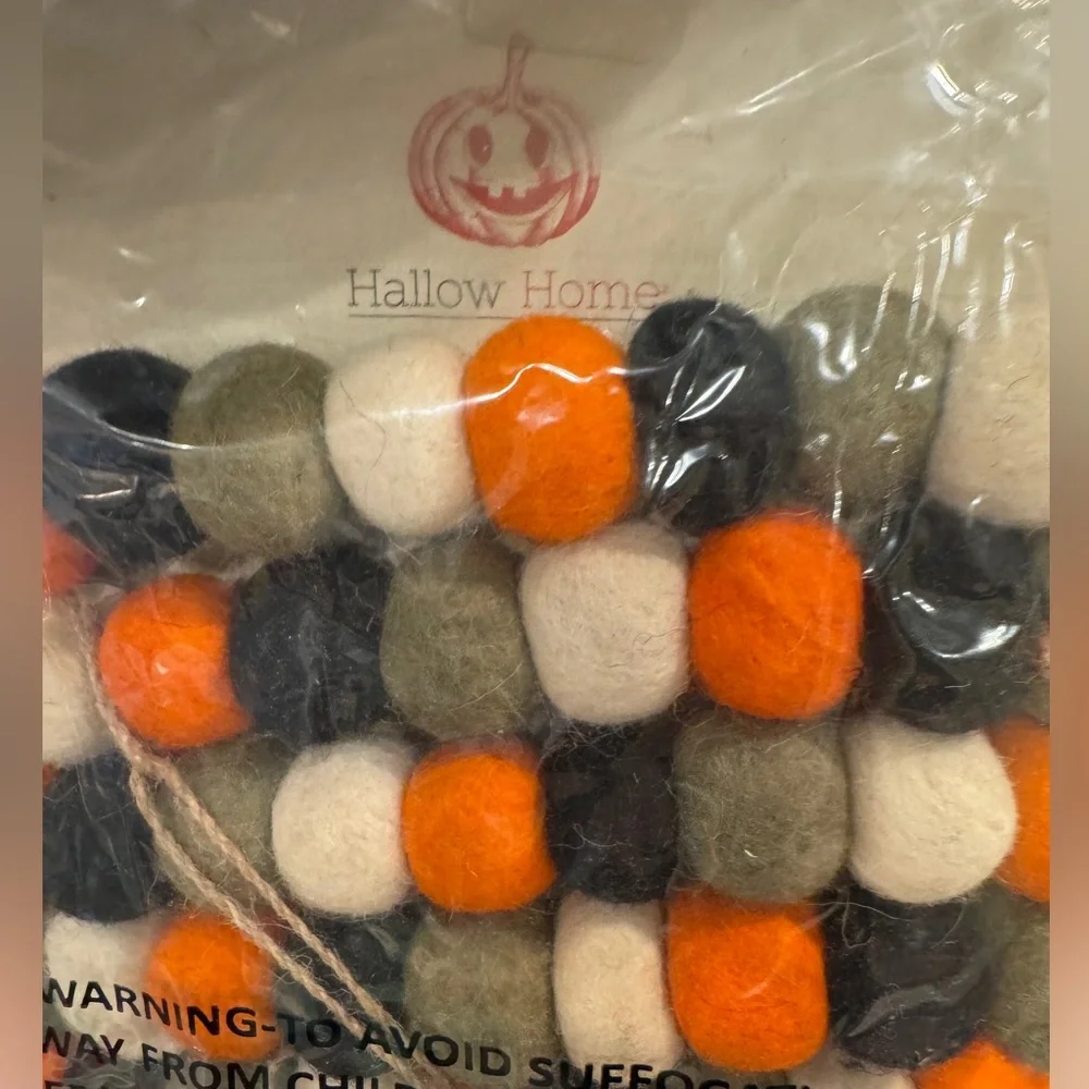 Pom Pom garland